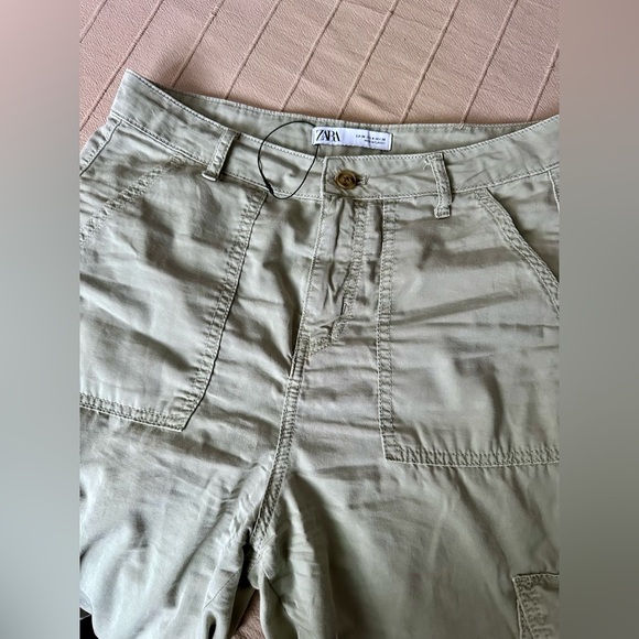 Zara Men's Olive Cargo Pants

NWOT - Picture 2 of 5